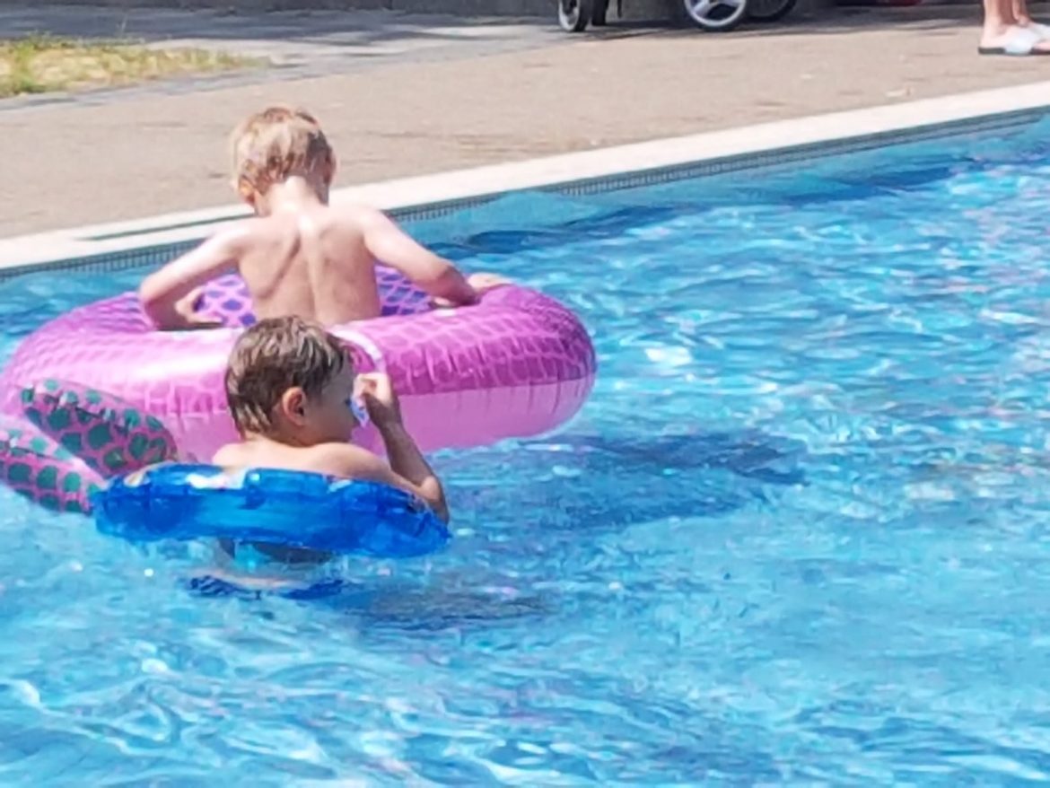 Ein Sommer-Ferien-Bade-Spaß