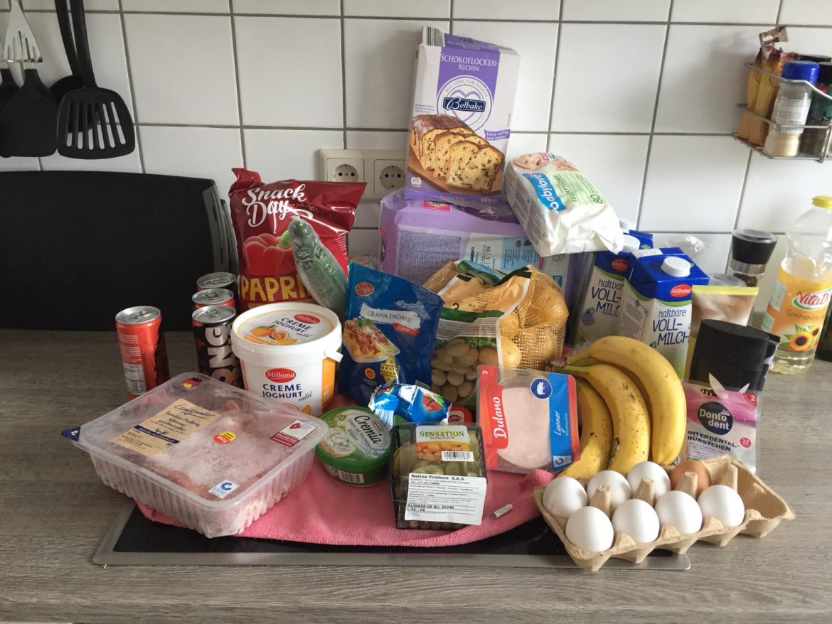 Die Mama von der kleinen Elly war einkaufen