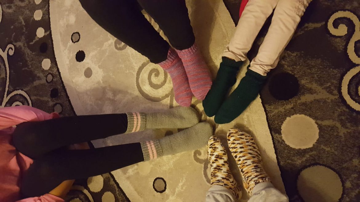 Warme Socken für die Kinder – was für eine Freude