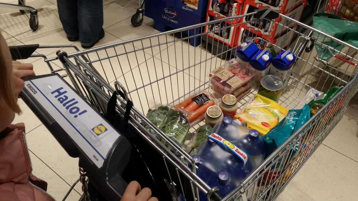 Maya war mit einkaufen