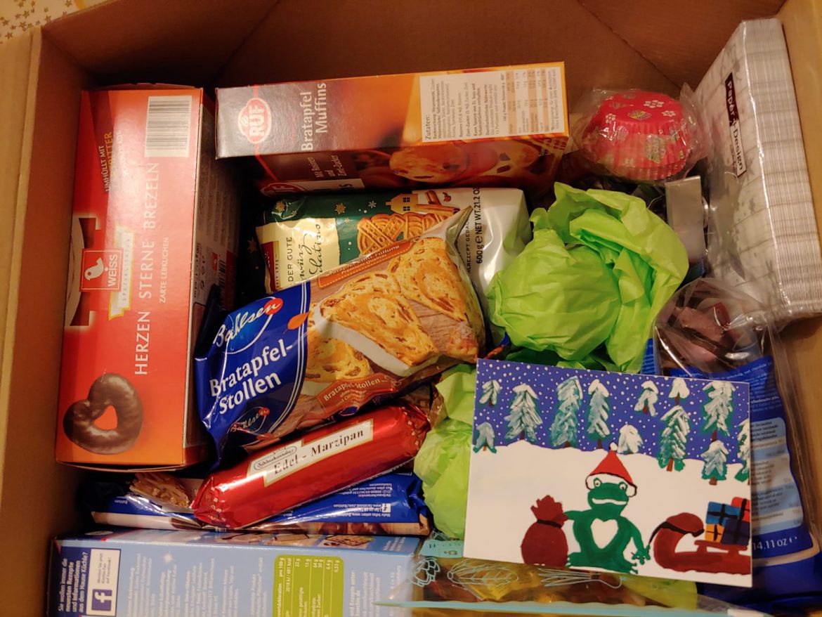 Unsere jährlichen Advents-Lecker-Pakete für unsere Familien sind auf dem Weg zu ihnen