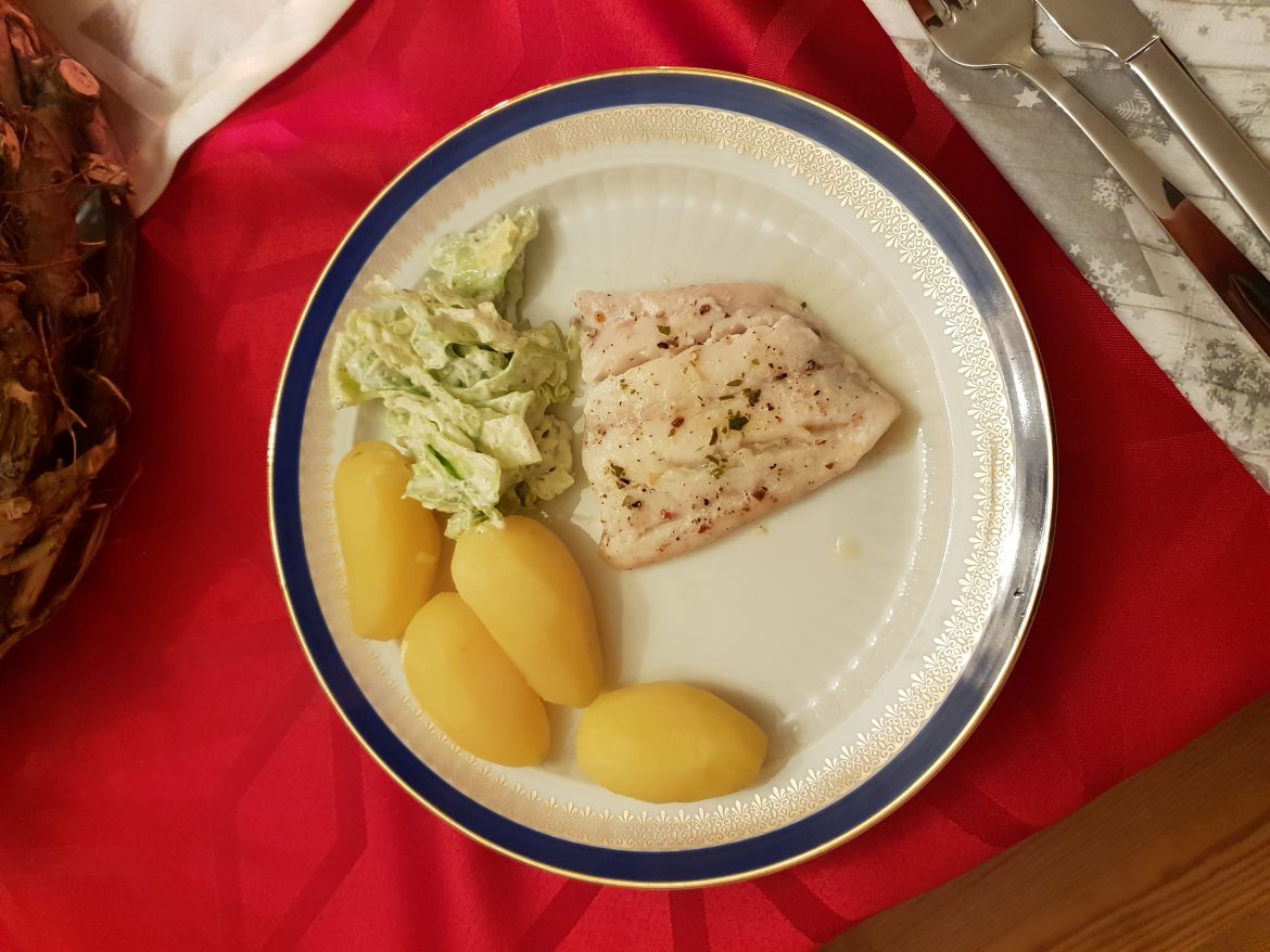 Weihnachtsessen + Tannenbaum unserer Familien