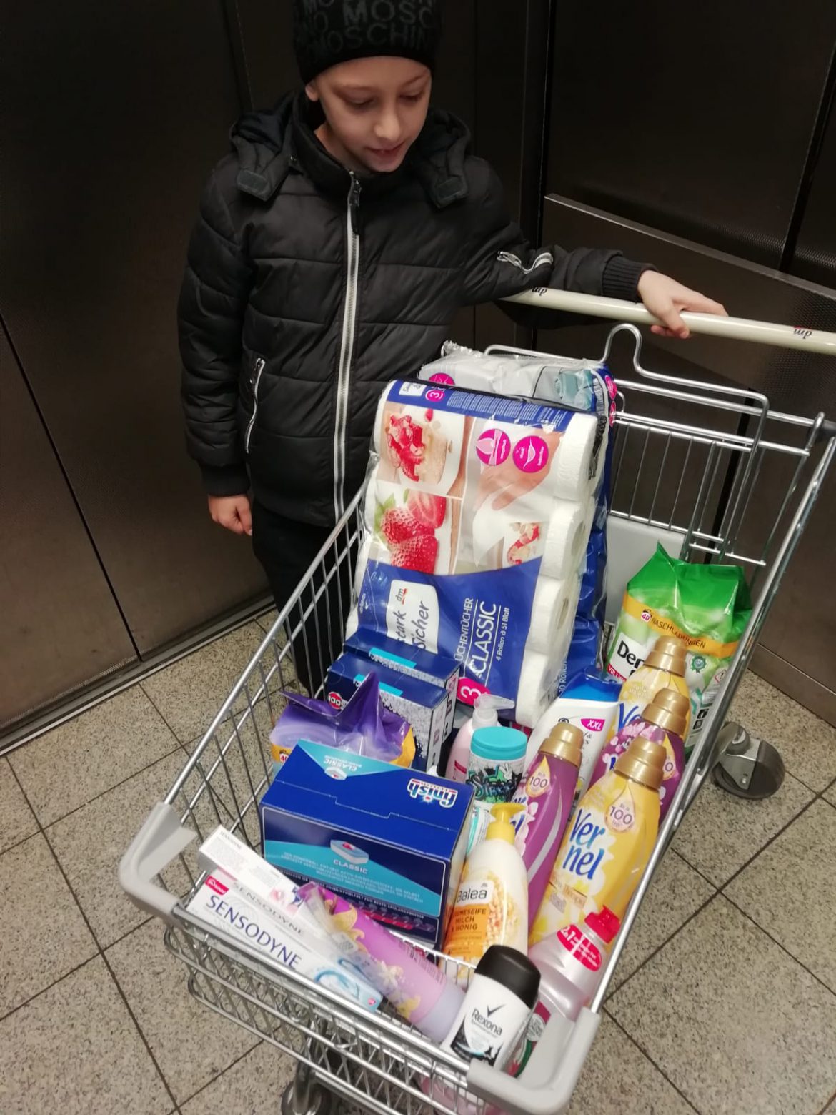 Matwey hat beim Einkauf geholfen