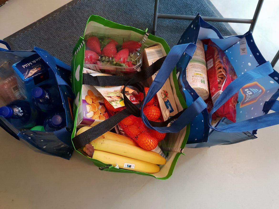 Ein großer Einkauf für eine Familie aus Essen