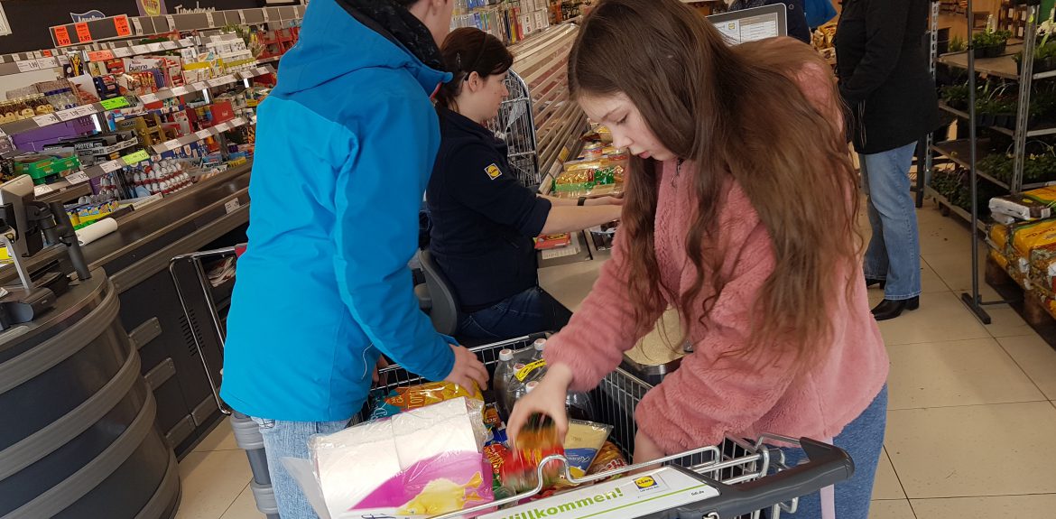 Nadine ging mit einkaufen