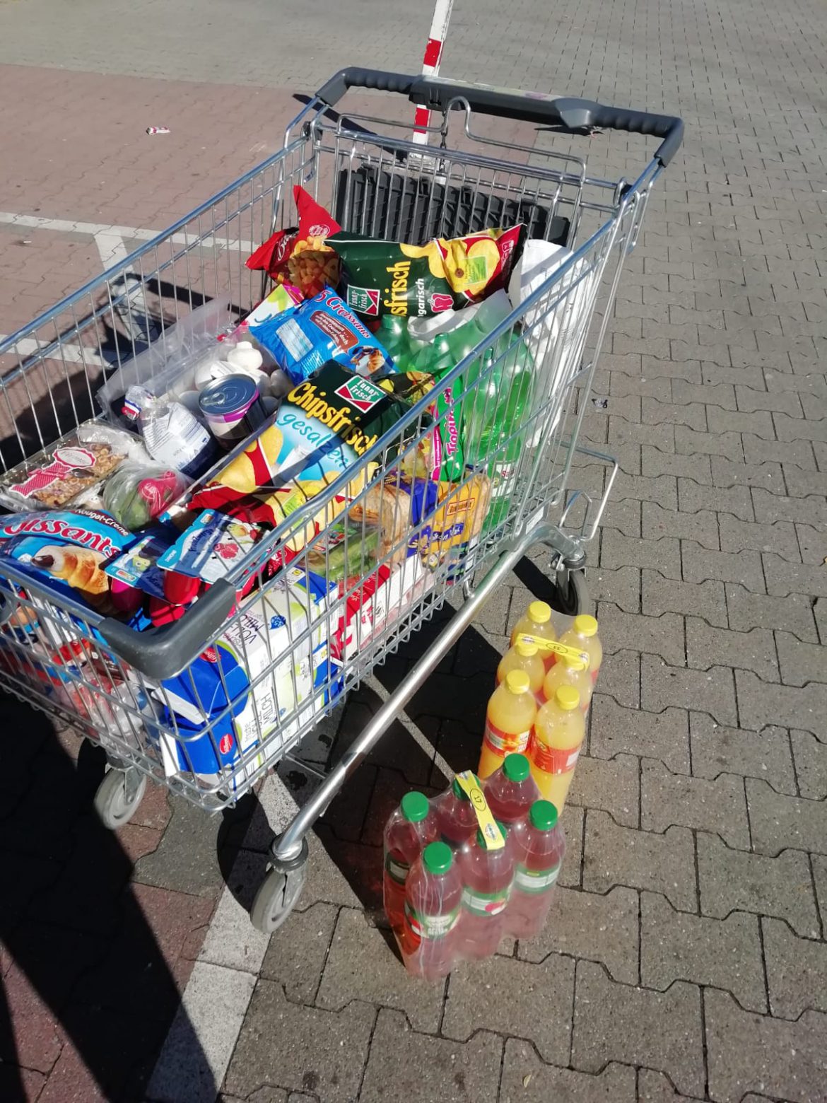 Lebensmittel für die Familie von Nikita, Matwey und Miron