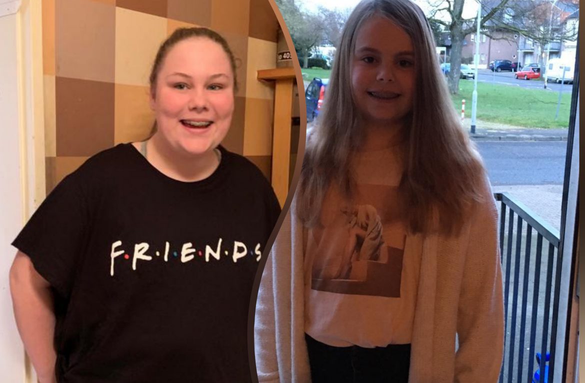 Johanna + Matilda freuen sich über ihre neuen Sachen