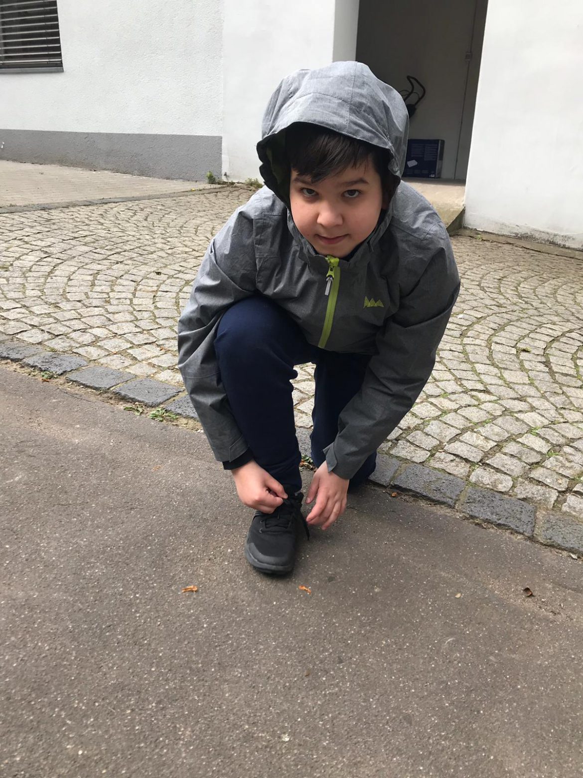Neue Schuhe für Max und Leo