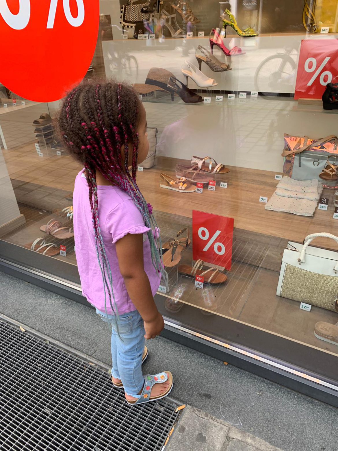 Emma + ihre Mama sagen DANKE, Frau König (Schuh-Patin)