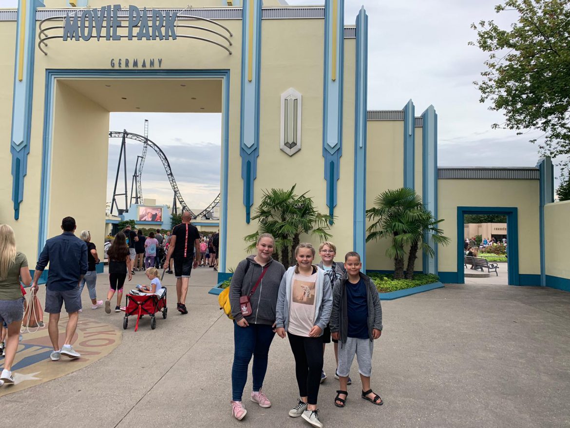 Ferien-Spaß für die 4 Geschwister – es ging in den Movie Park