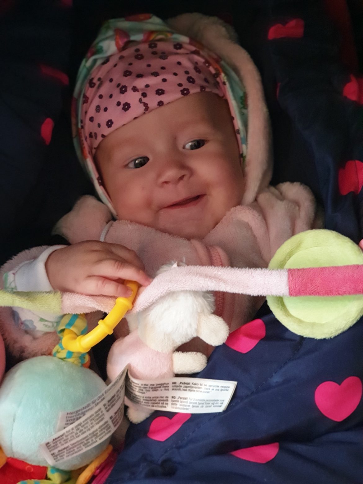 Marie und ihre Mama holten einen Lebensmittel-Gutschein