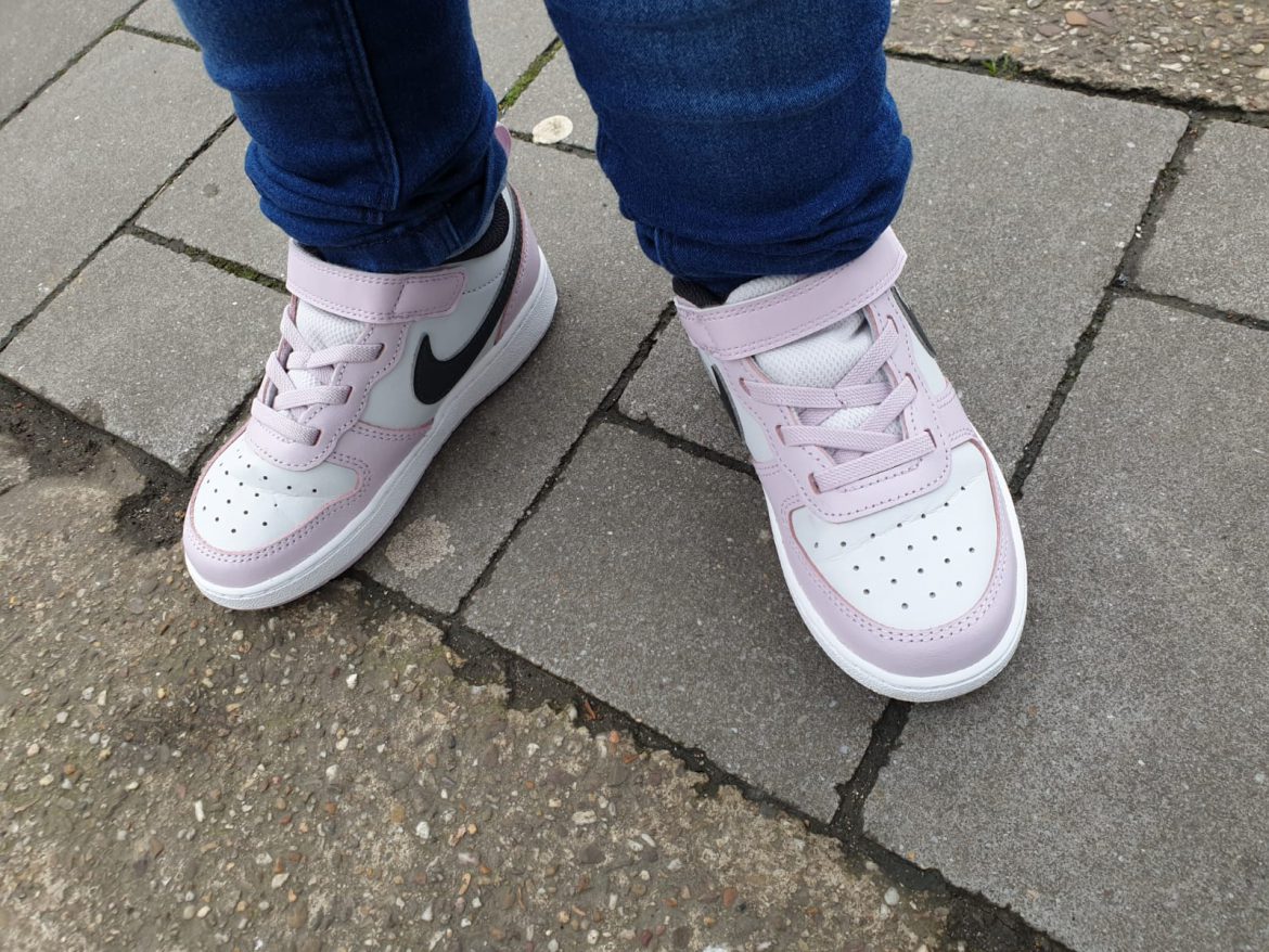 Neue Schuhe für Elly – Danke Nadja König (Schuh-Patin)