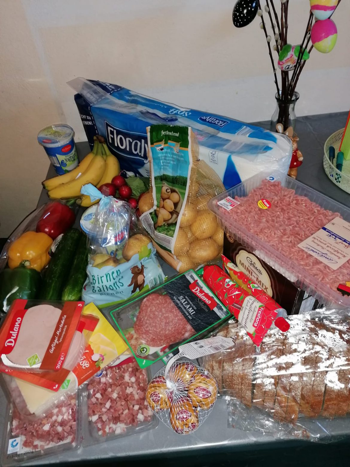 Durch einen zusätzlichen Lebensmittel-Gutschein gab es auch noch frische Lebensmittel