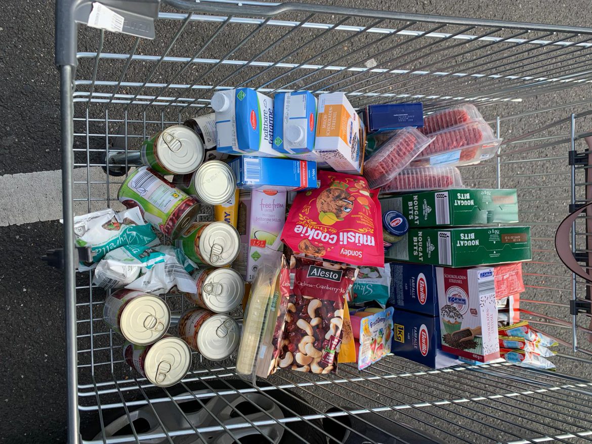 Lebensmittel und Windel-Einkauf für eine Familie mit 5 Kindern