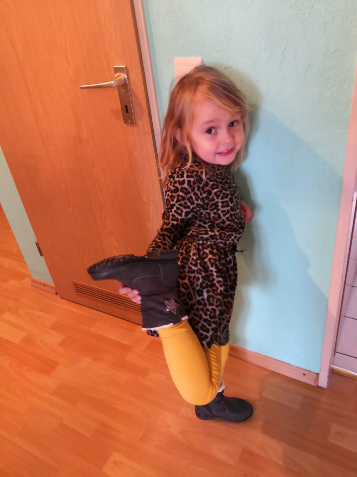 Ein Paar warme Stiefelchen für Lina