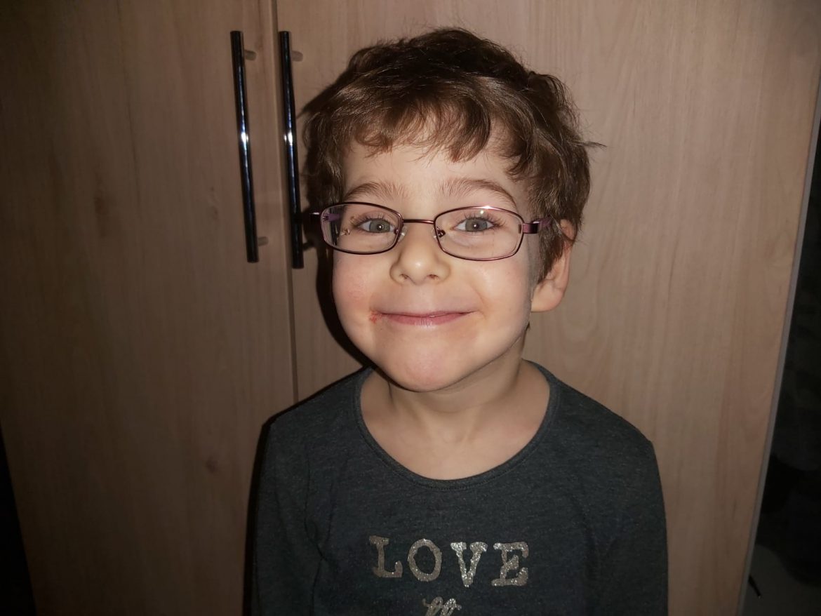 Eine stärkere Brille für Joanna und Giulia + Catherine sagen Danke