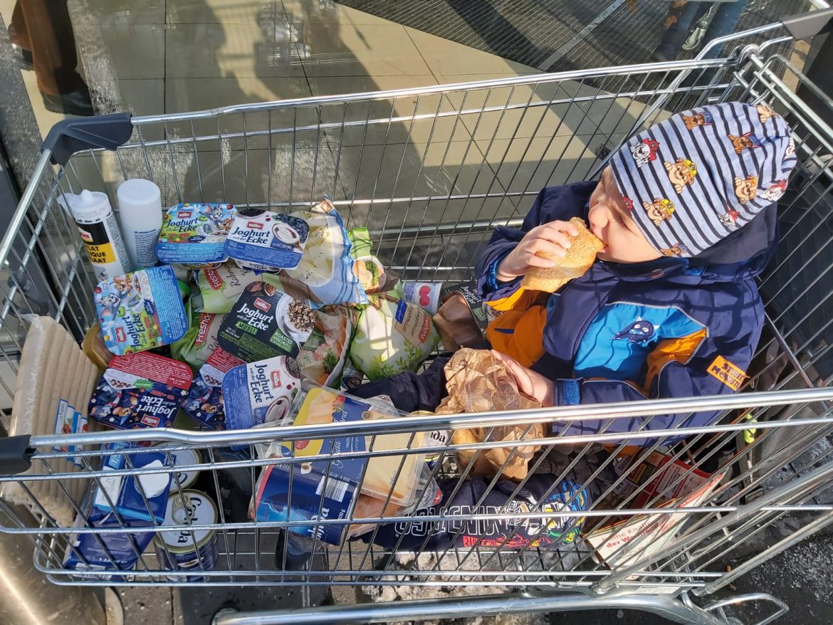 Bequemes Einkaufen für Jason