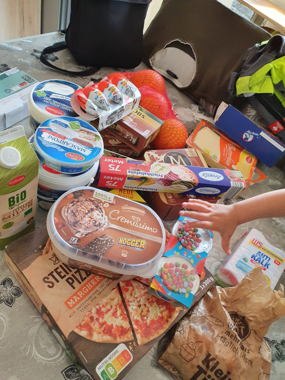 Die Mama von Mirna brauchte auch Lebensmittel