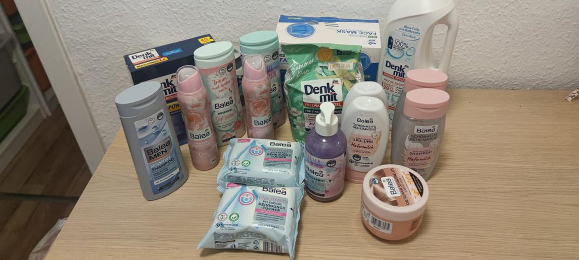 Es gab auch einen Lebensmittel-und Hygiene-Gutschein für die Familie