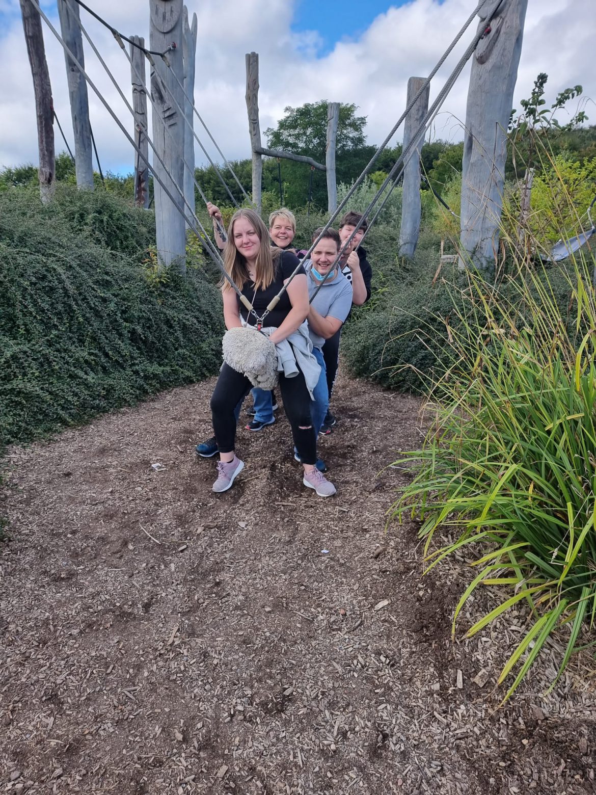 Die ganze Familie machte einen Zoo-Besuch