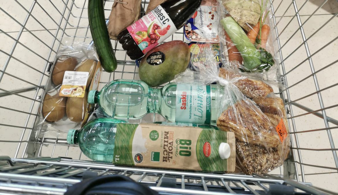 Maya durfte auch mit einkaufen