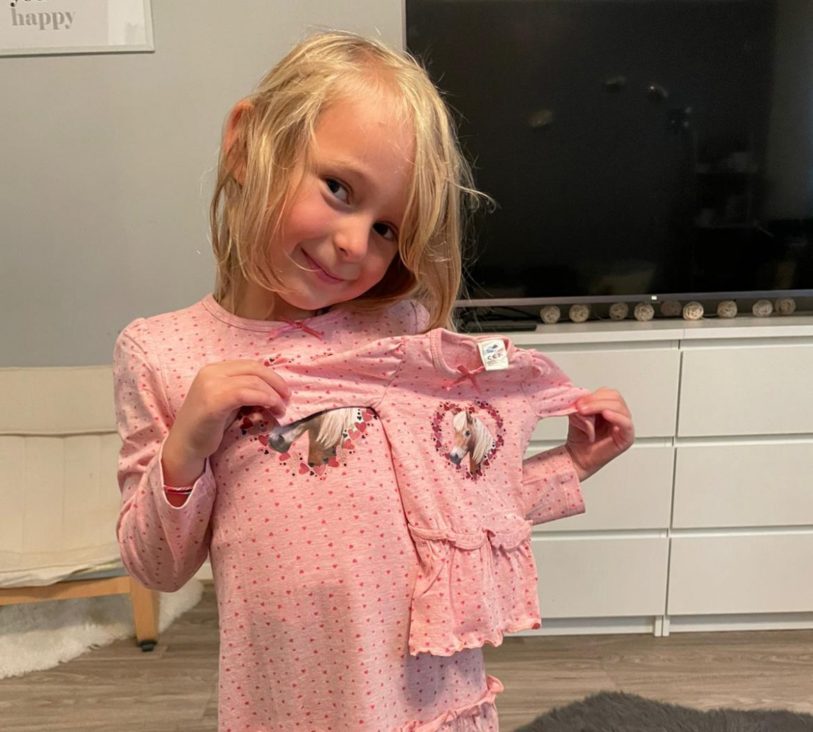 Lina freut sich über die Herbst/Winter-Aktion