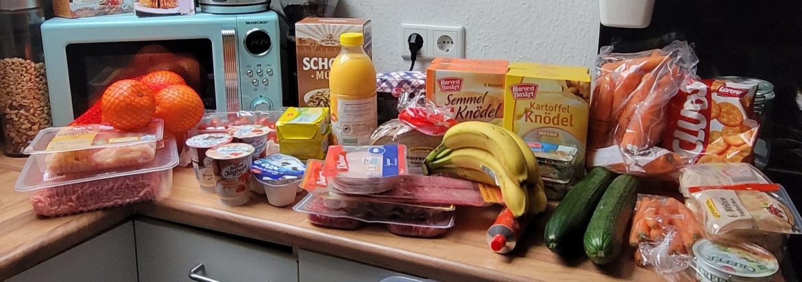 Ein Lebensmittel-Gutschein für die Familie von Luna, Luca + Lina