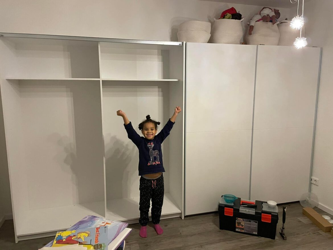 Kleiderschränke für Emma + Jemimah