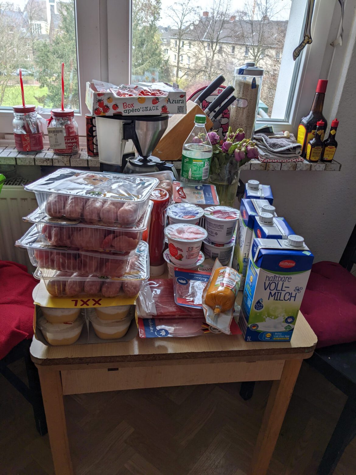 Auch die Mutter von Julia, Lea + Niklas brauchte Lebensmittel