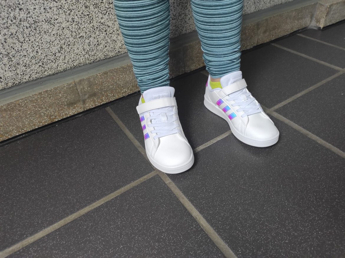 Neue Schuhe für Luca + Lina