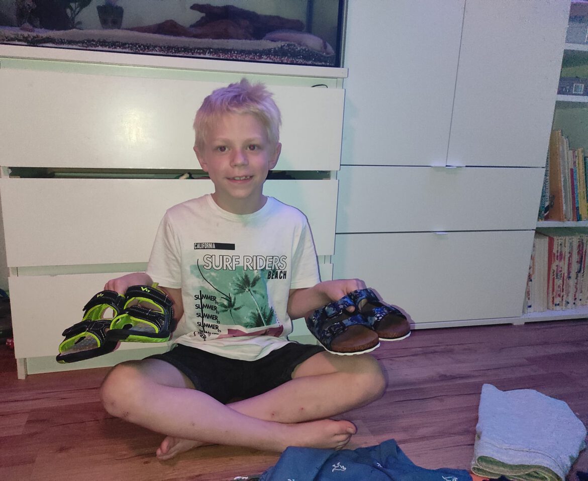 Schuhe gab es auch für Luna, Luca + Lina