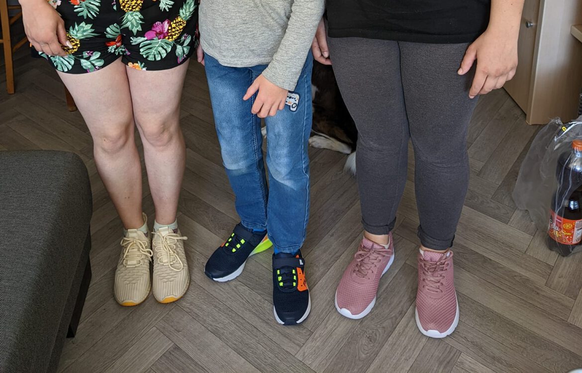 Schuhe für die Geschwister Julia, Lea + Niclas