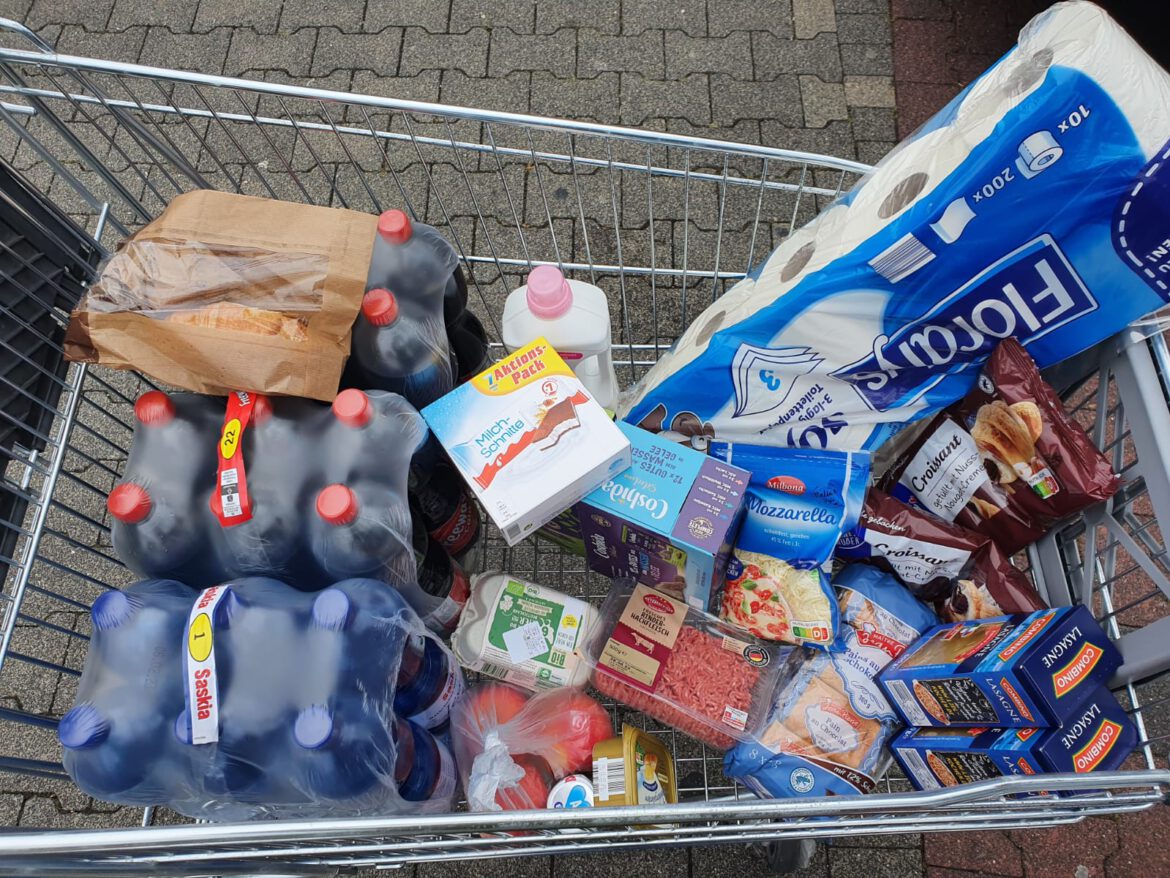 Mika`s Familie bekam auch einen Lebensmittel-Gutschein