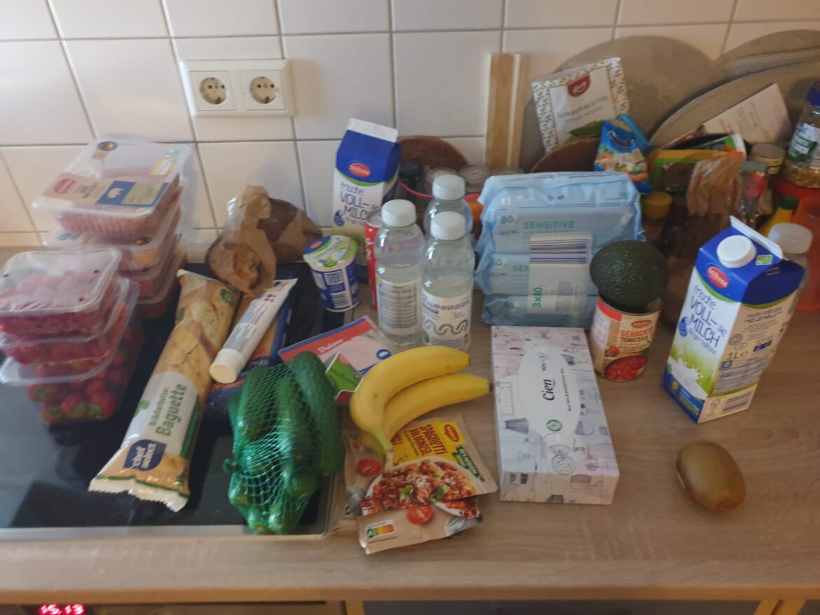 Lilly bekam Windeln- u. Hygiene-Artikel, außerdem gab es noch einen Lebensmittel-Gutschein