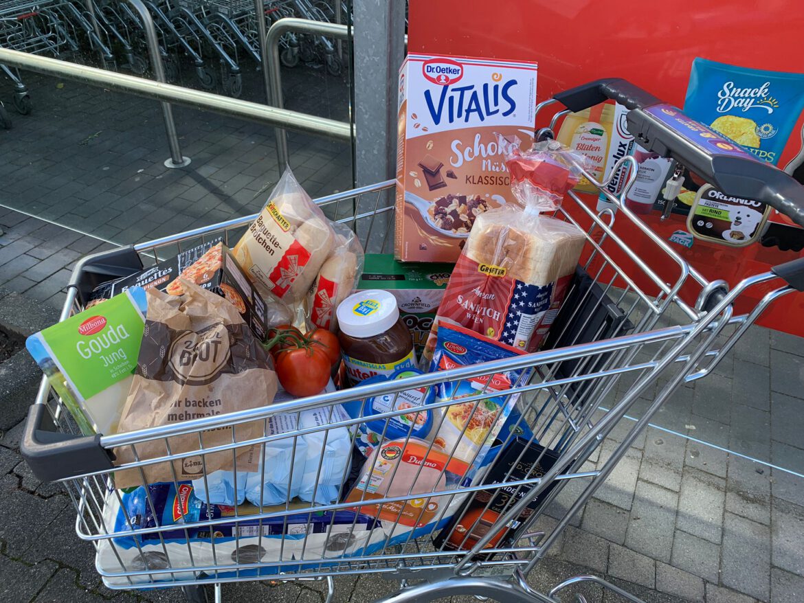Ein wichtiger Lebensmittel-Einkauf für eine 5 köpfige Familie