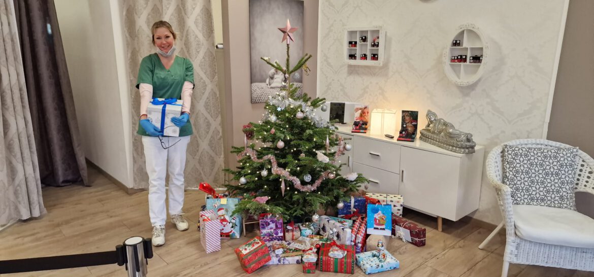 Geschenke für 25 Kinder von dem Fußpflegesalon Müller in Erkrath