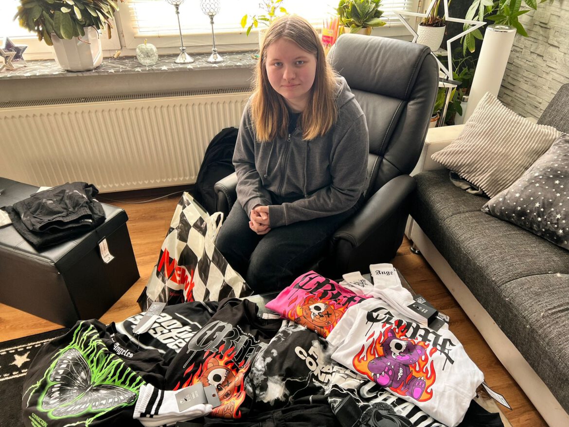 Unsere große Frühjahrs/Sommer-Bekleidungs-Aktion ist gestartet… Teil 6