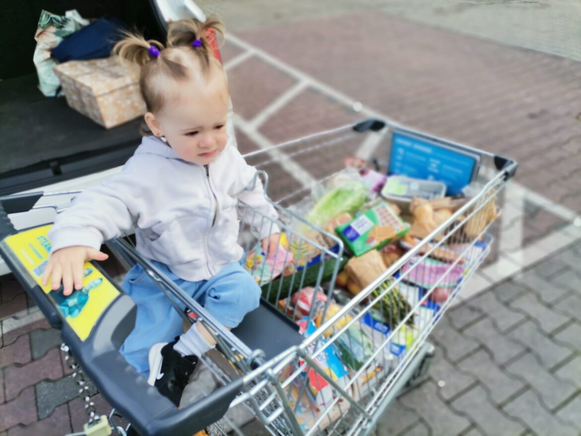 Ein weiterer Dank an unsere Patinnen + Paten…Daria + Ihre Brüder freuen sich sehr