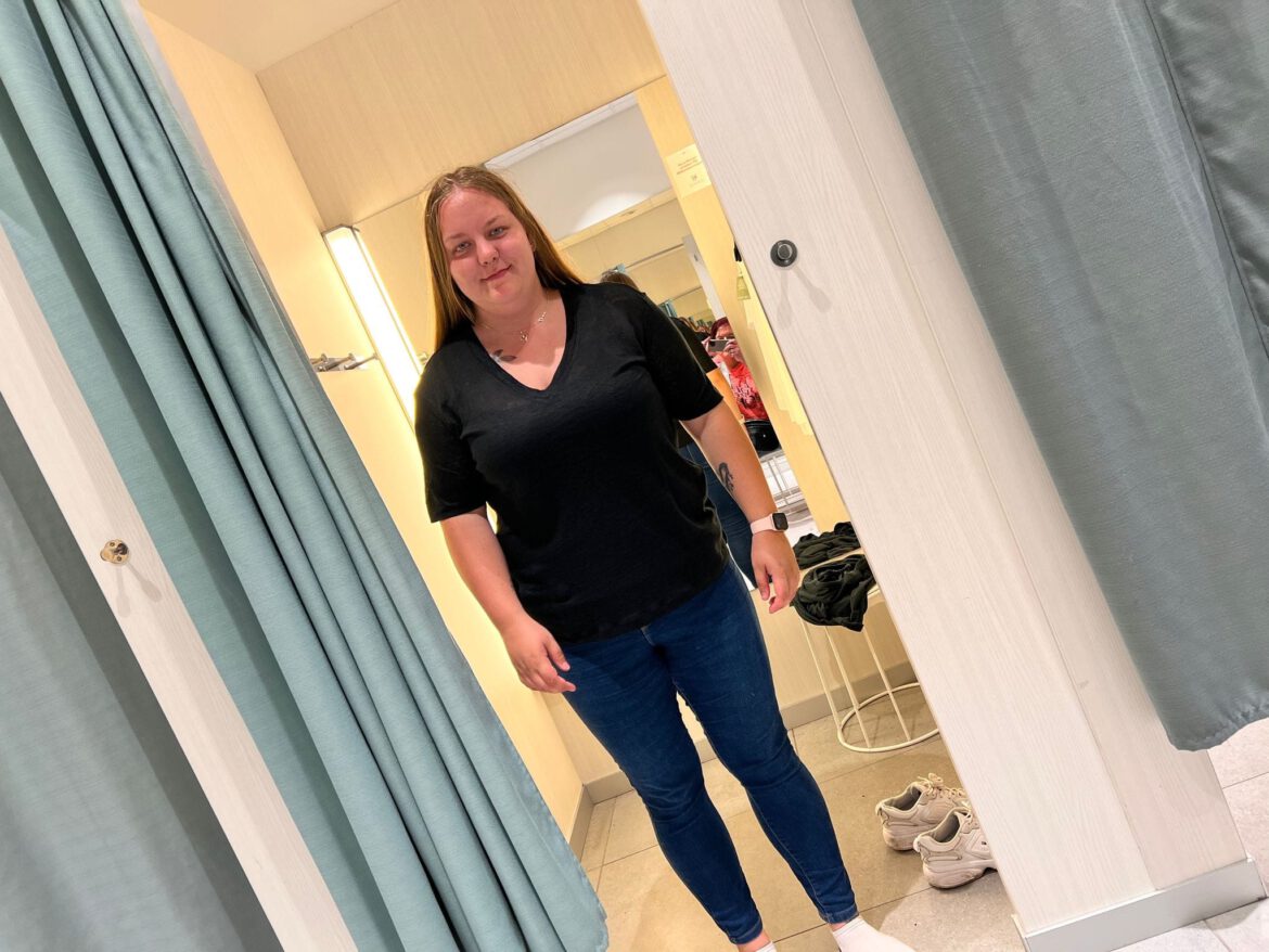 Lara brauchte Kleidung für ihren Einsatz im Hospiz