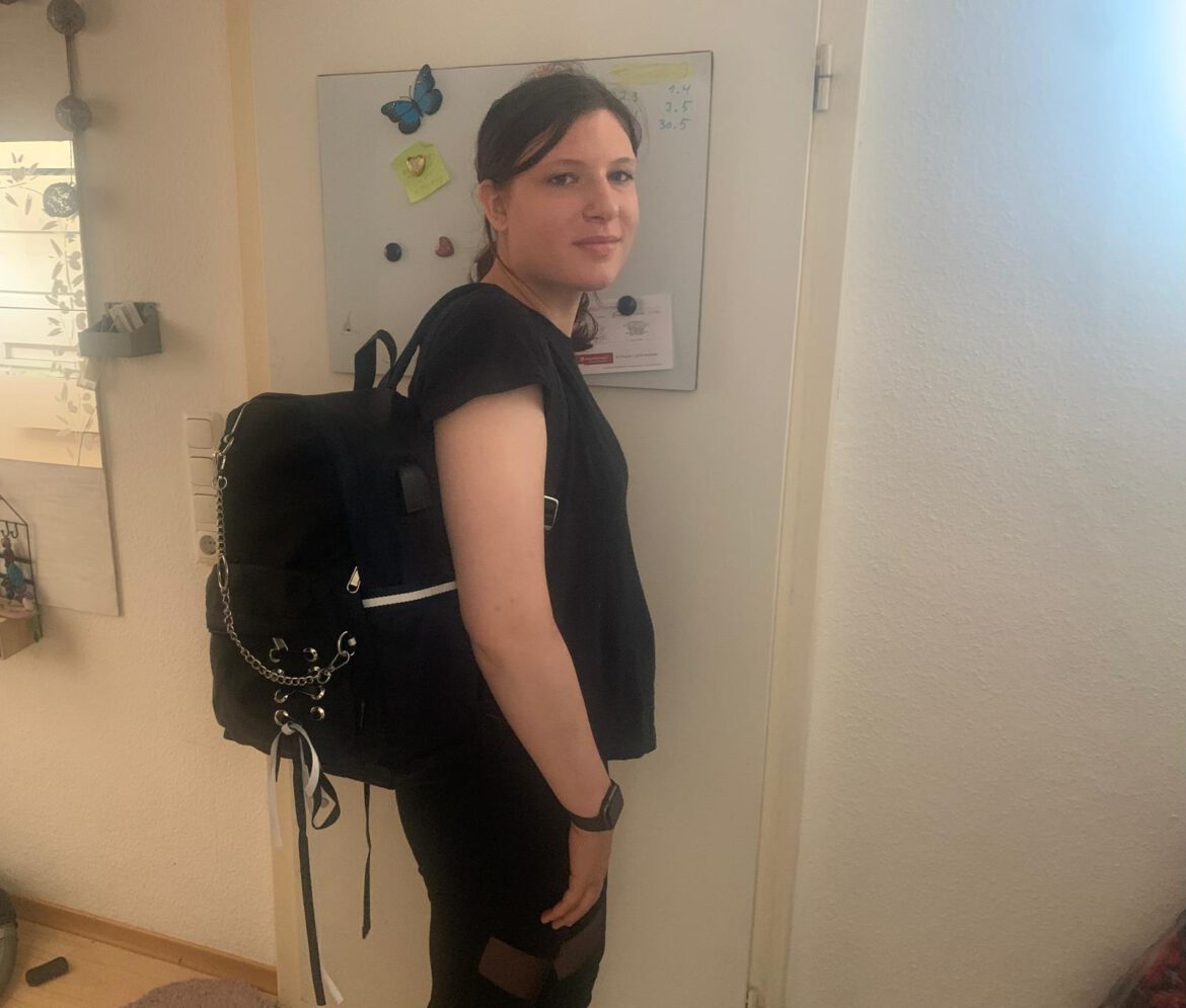 Giulia bekam einen neuen Schulrucksack