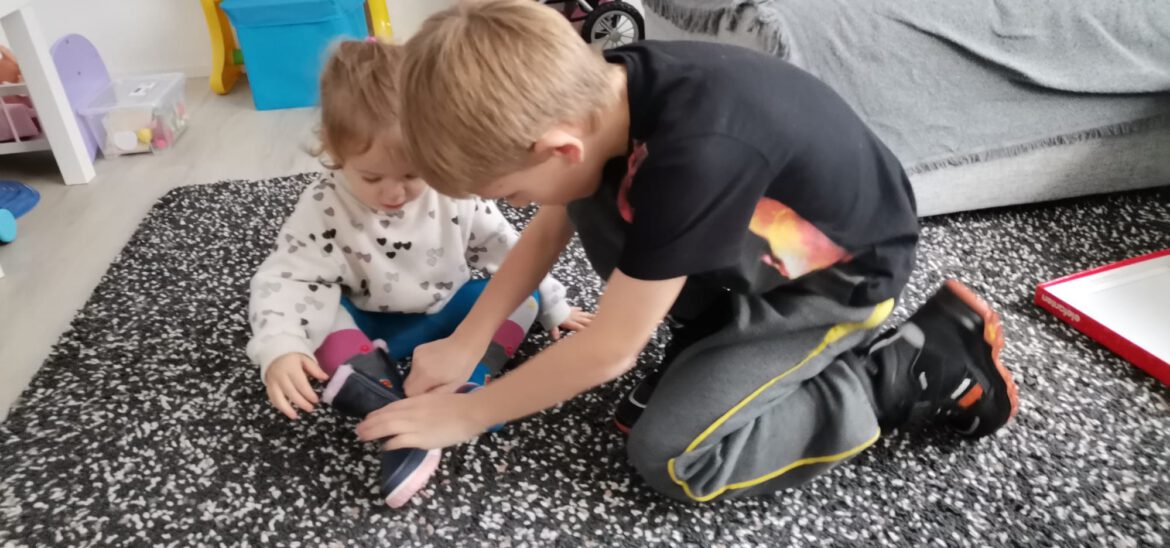 Unsere Aktion „Der Winter kann kommen“ ist gestartet, Teil 7: Nikita, Matwey, Miron + Daria