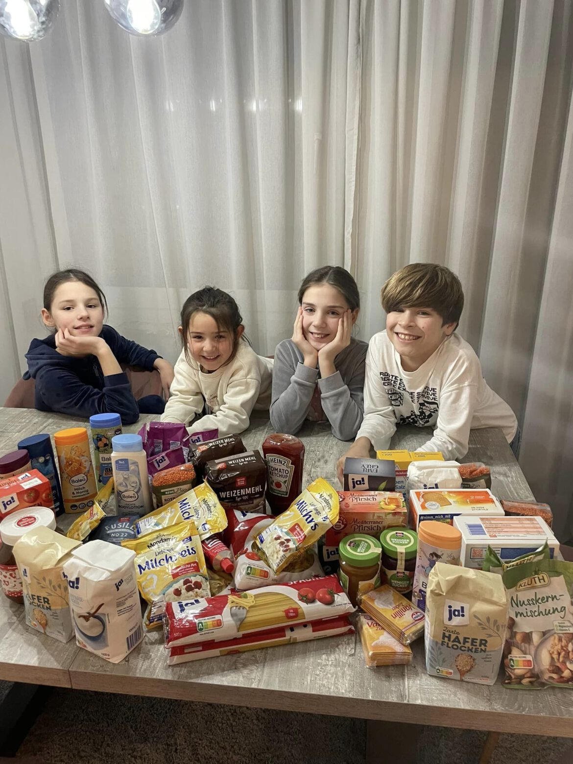 Danke… an die Mitarbeiter von ARQIS… die Familien packen aus