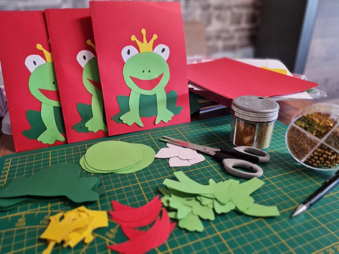 Malik + Malia basteln für unsere Paten+Patinnen und unsere Spender+Spenderinnen zu Weihnachten