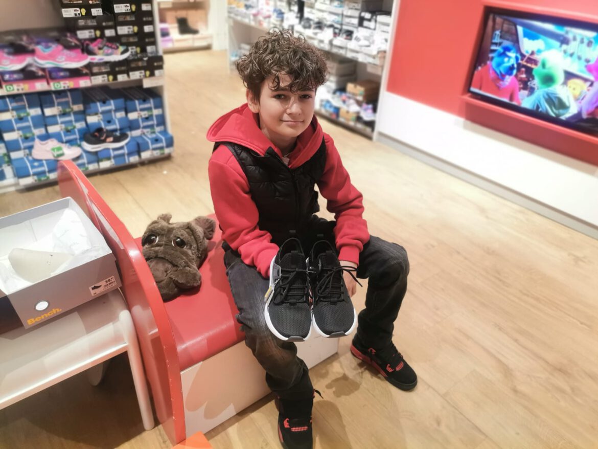 Neue Schuhe für Kevin