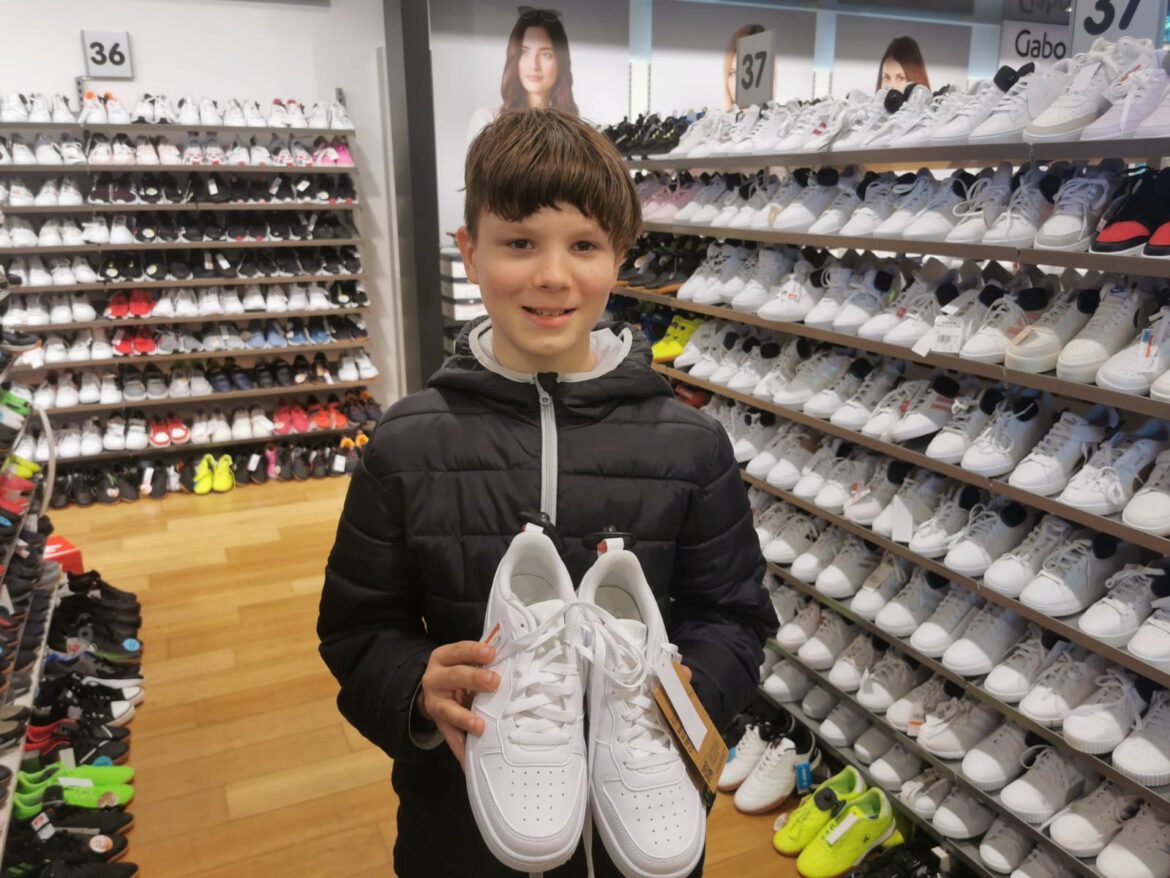 Neue Schuhe für Max