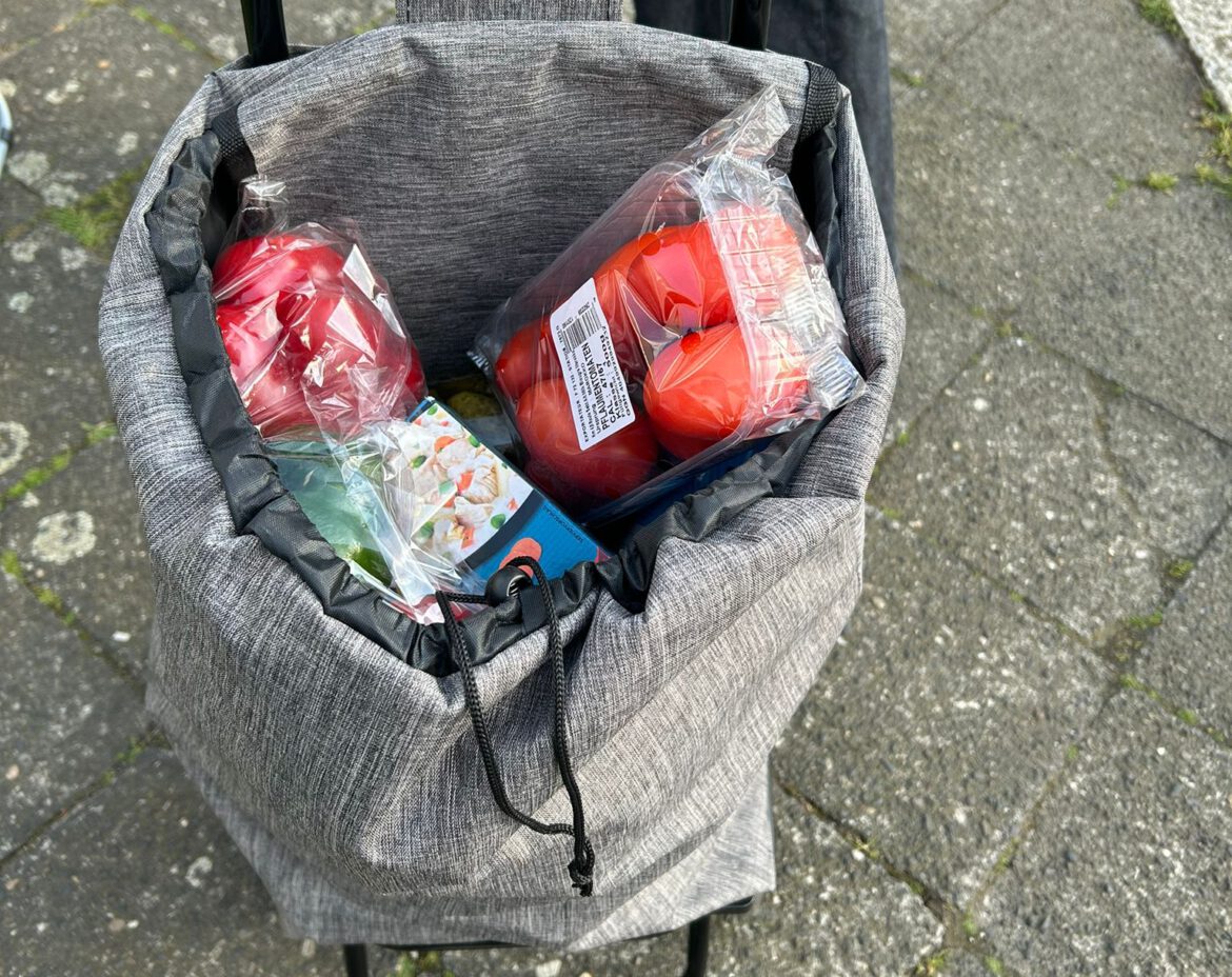 Einkaufswagen für die Familie von Giulia + Catherine