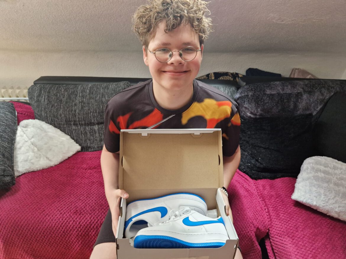 Neu Schuhe für Nikolass