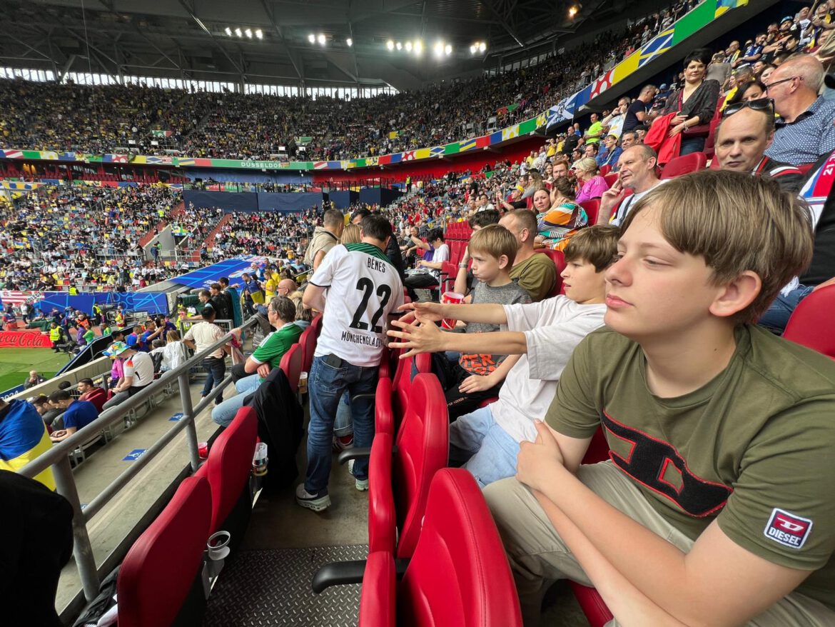 Ein großes Geschenk für unsere sportlichen Kinder – sie bekamen EM Karten für die Arena