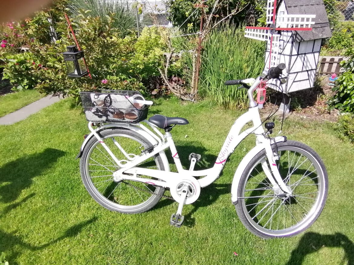 Lina bekam ein neues-gebrauchtes Fahrrad