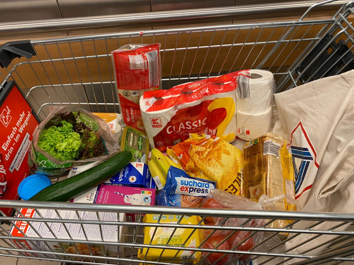 Lebensmitteleinkauf für die Familie von Moritz
